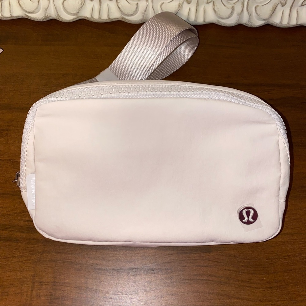NEW Lululemon Belt Bag